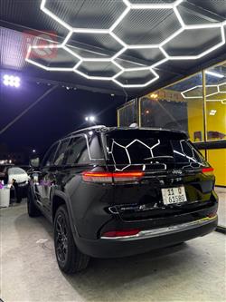 جیپ گراند شیرۆکی